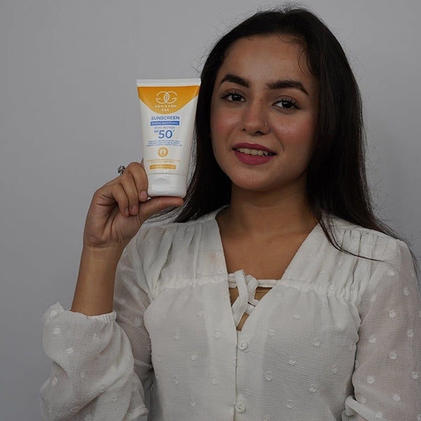 Glow & Glee Sunscreen Mineral Brightening Broad Spectrum SPF 50+ 100Ml - Well Pakistan